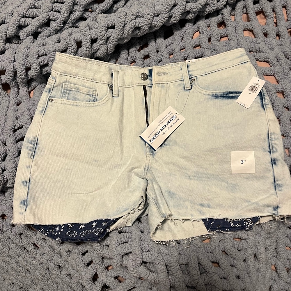old navy jean shorts with paisley pockets